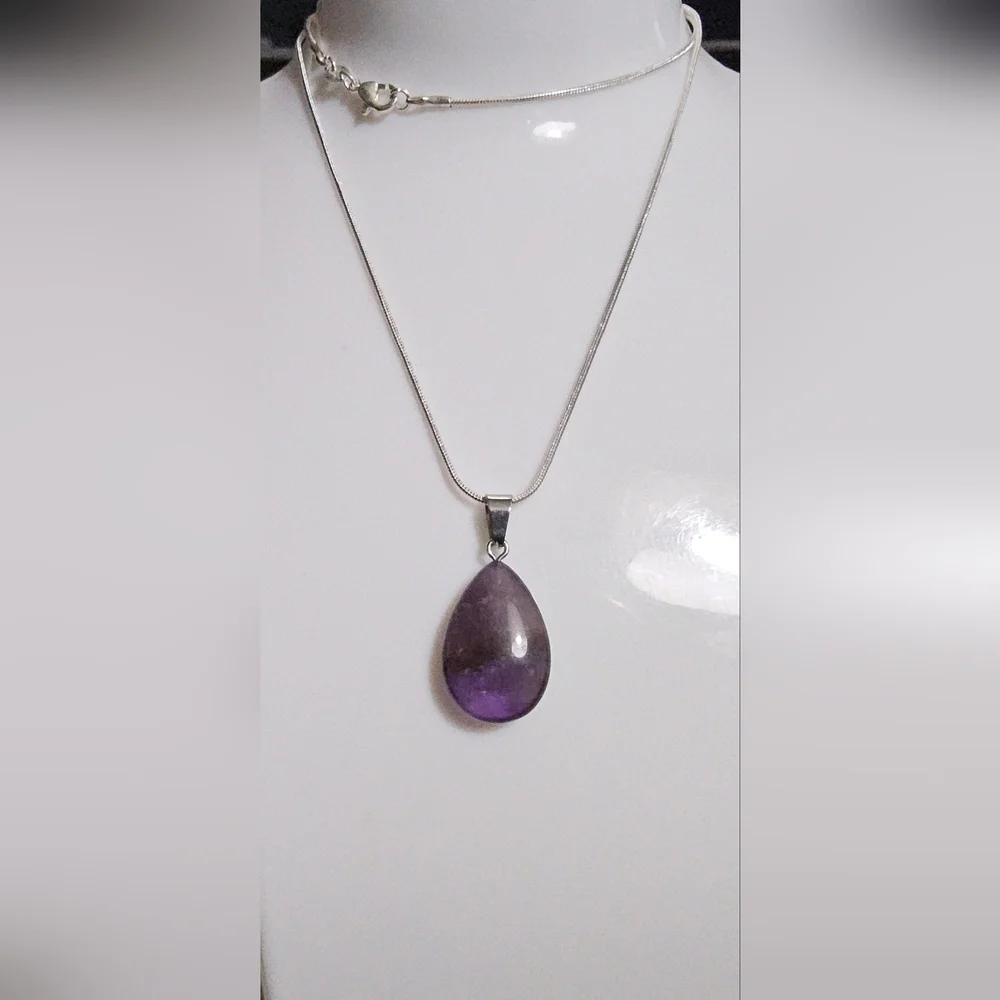 Natural Amethyst Purple Teardrop Pendant Necklace Item 05 - Picture 1 of 2